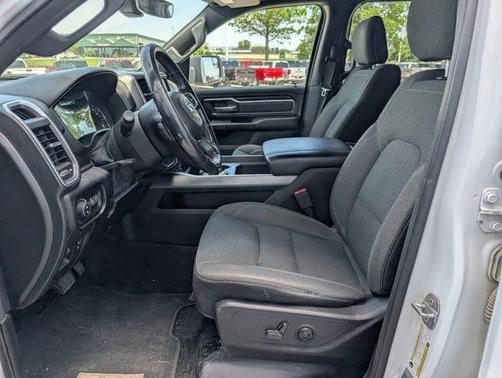 Bright White Clearcoat 2019 RAM 1500 Big Horn