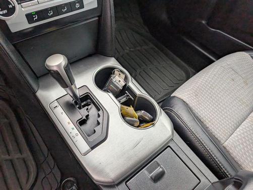Barcelona Red Metallic 2014 Toyota Camry SE