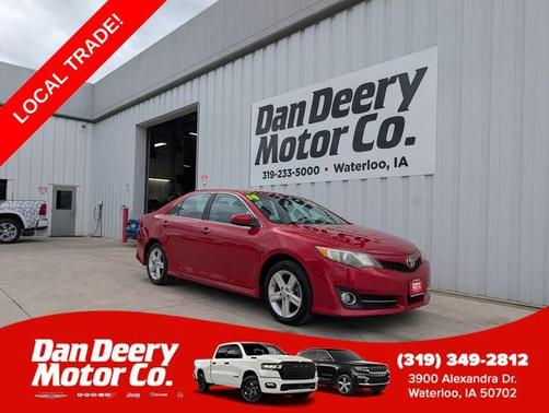 Barcelona Red Metallic 2014 Toyota Camry SE