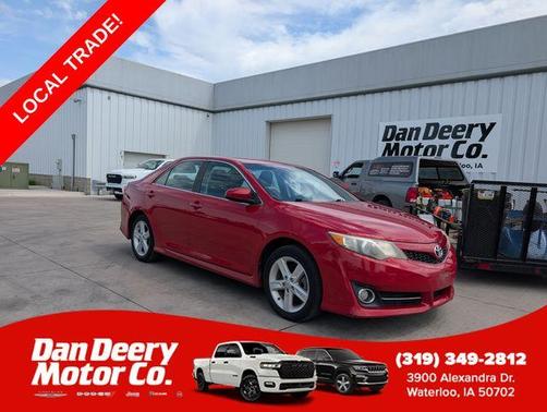 Barcelona Red Metallic 2014 Toyota Camry SE