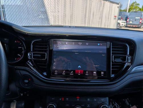 DB Black Crystal Clearcoat 2025 Dodge Durango GT