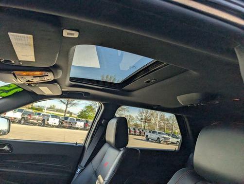 DB Black Crystal Clearcoat 2025 Dodge Durango GT