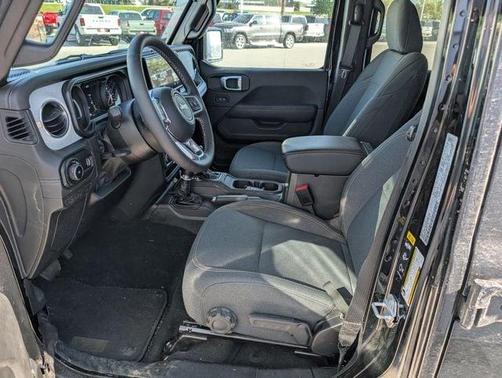 Black Clearcoat 2025 Jeep Wrangler Sahara