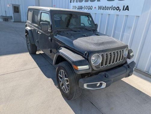 Black Clearcoat 2025 Jeep Wrangler Sahara