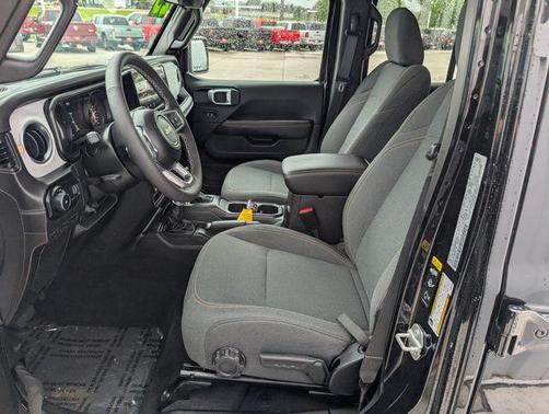 Black Clearcoat 2025 Jeep Wrangler Sahara