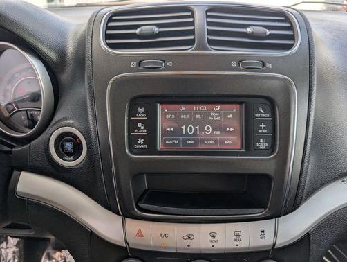 Brilliant Black Crystal Pearlcoat 2012 Dodge Journey SE/AVP