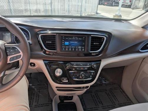 2020 Chrysler Pacifica Touring