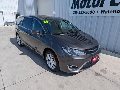 2020 Chrysler Pacifica Touring