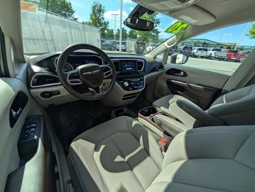 2020 Chrysler Pacifica Touring