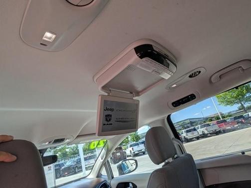 2020 Chrysler Pacifica Touring