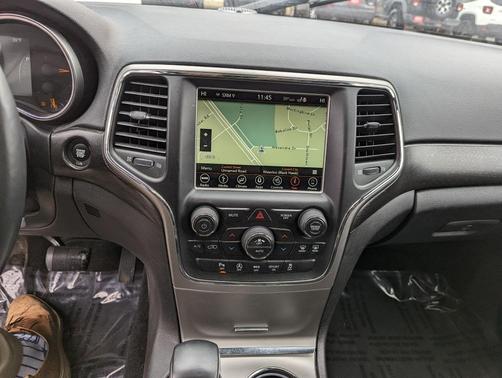 Photo 5 of 33 of 2018 Jeep Grand Cherokee Altitude