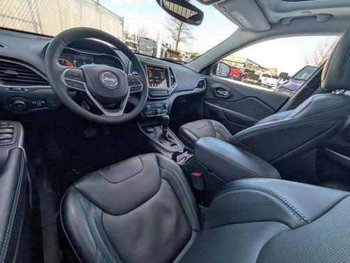 2022 Jeep Cherokee Latitude Lux