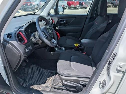 2023 Jeep Renegade Trailhawk