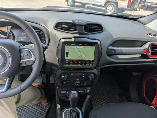 2023 Jeep Renegade Trailhawk