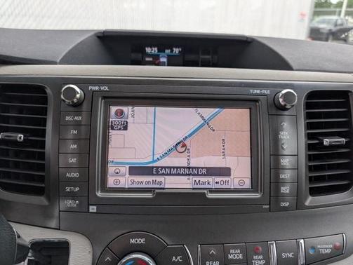 2011 Toyota Sienna XLE