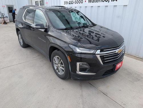 Mosaic Black Metallic 2023 Chevrolet Traverse LT Cloth