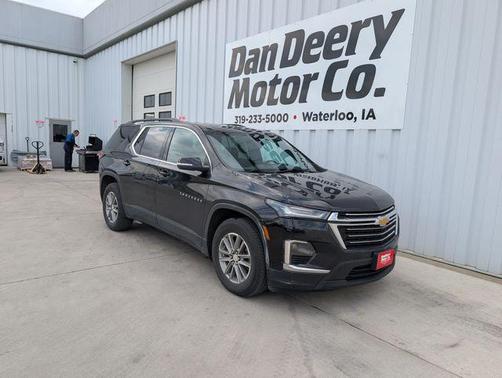 Mosaic Black Metallic 2023 Chevrolet Traverse LT Cloth