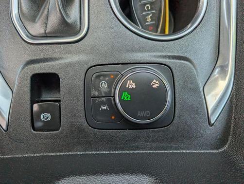 Mosaic Black Metallic 2023 Chevrolet Traverse LT Cloth