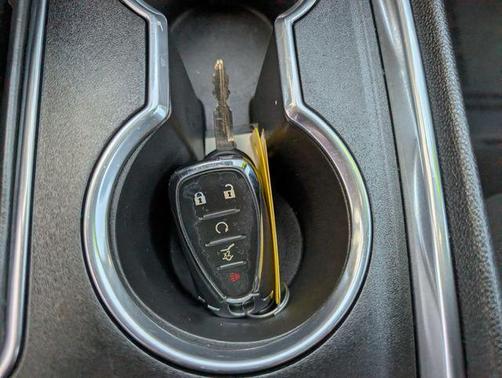 Mosaic Black Metallic 2023 Chevrolet Traverse LT Cloth