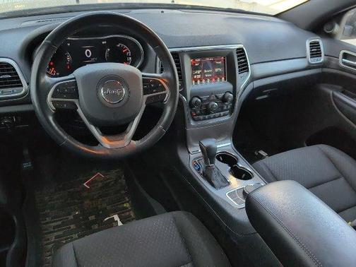 Crystal Metallic 2021 Jeep Grand Cherokee Laredo E