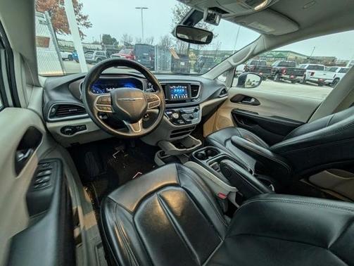 2020 Chrysler Voyager LXI