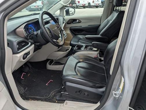 2020 Chrysler Voyager LXI