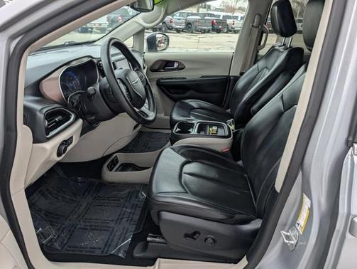 2020 Chrysler Voyager LXI