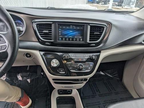 2020 Chrysler Voyager LXI