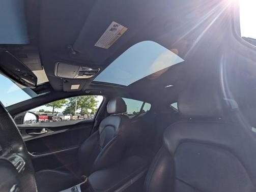 2019 Kia Stinger GT1