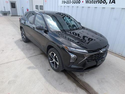 Mosaic Black Metallic 2024 Chevrolet Trax 1RS