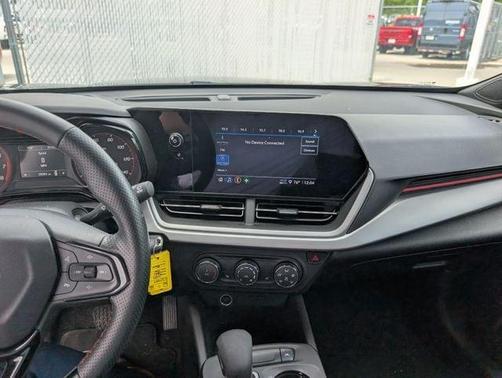 Mosaic Black Metallic 2024 Chevrolet Trax 1RS