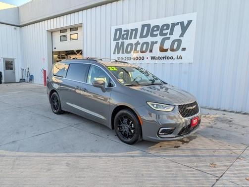 2022 Chrysler Pacifica Touring-L