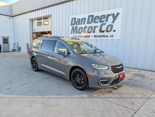 2022 Chrysler Pacifica Touring-L