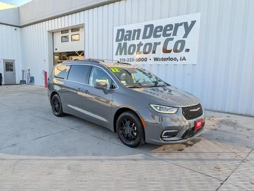 2022 Chrysler Pacifica Touring-L