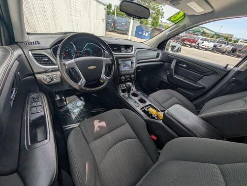 Champagne Silver 2016 Chevrolet Traverse 1LT