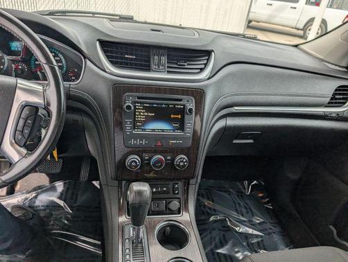 Champagne Silver 2016 Chevrolet Traverse 1LT
