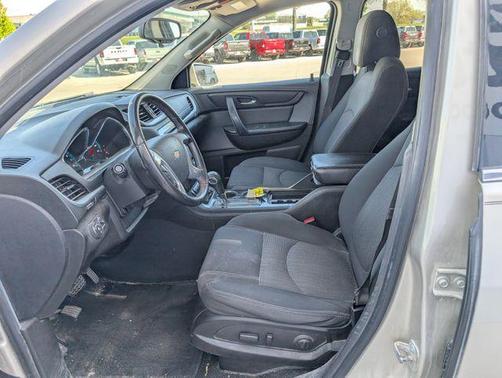 Champagne Silver 2016 Chevrolet Traverse 1LT