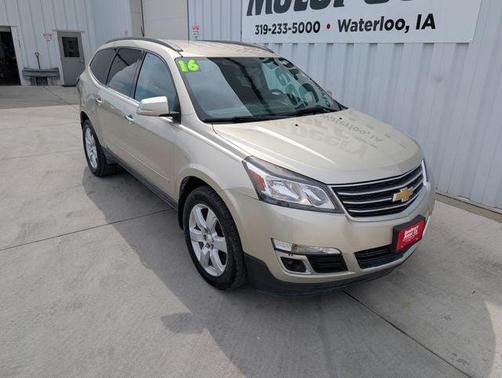 Champagne Silver 2016 Chevrolet Traverse 1LT