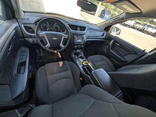 Champagne Silver 2016 Chevrolet Traverse 1LT