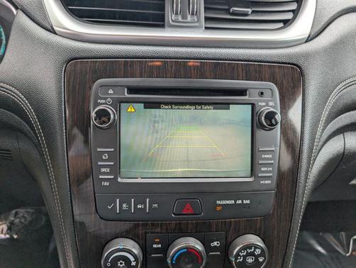 Champagne Silver 2016 Chevrolet Traverse 1LT