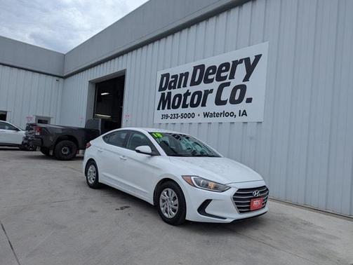 2018 Hyundai ELANTRA SE