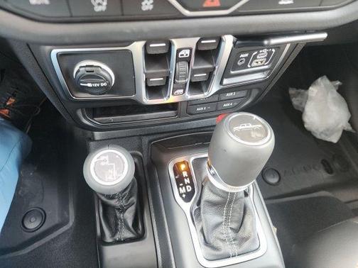 Sahara Beige 2026 Jeep Gladiator Sport