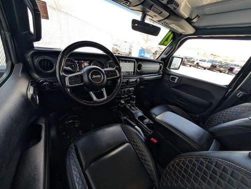 Black Clearcoat 2021 Jeep Gladiator Overland