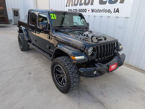 Black Clearcoat 2021 Jeep Gladiator Overland