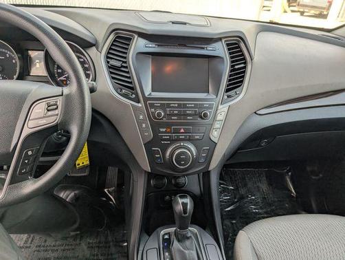 2018 Hyundai SANTA FE SE