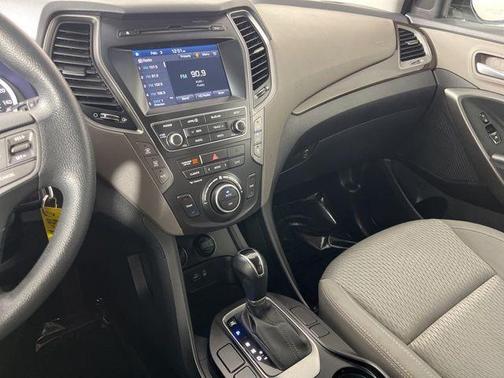 2018 Hyundai SANTA FE SE