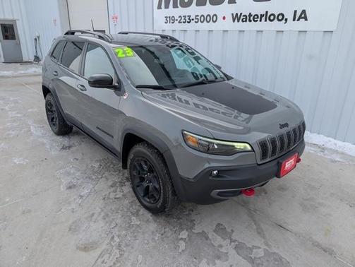 2023 Jeep Cherokee Trailhawk