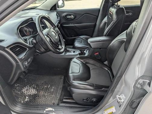 2023 Jeep Cherokee Trailhawk