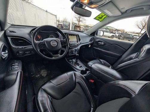 2023 Jeep Cherokee Trailhawk