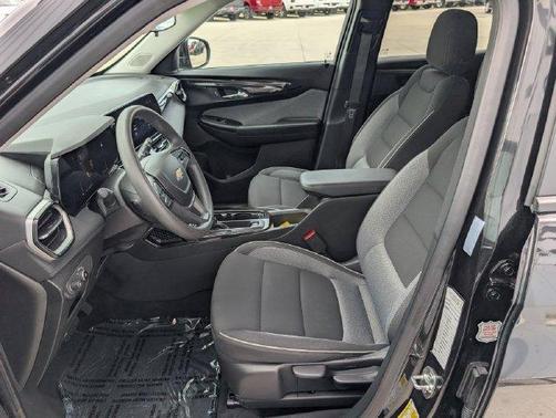 Mosaic Black Metallic 2025 Chevrolet Trailblazer LT